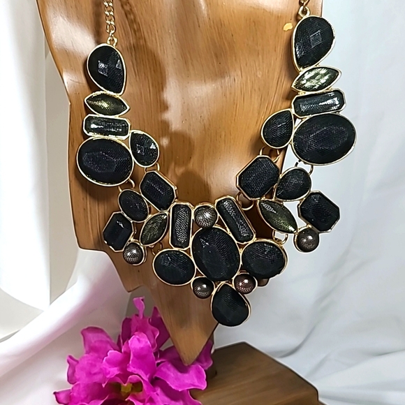 SALE!! Unique "Fishnet" Necklace - Picture 2 of 6